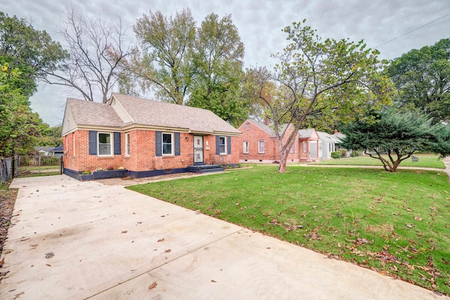 view of front of house with a front yard