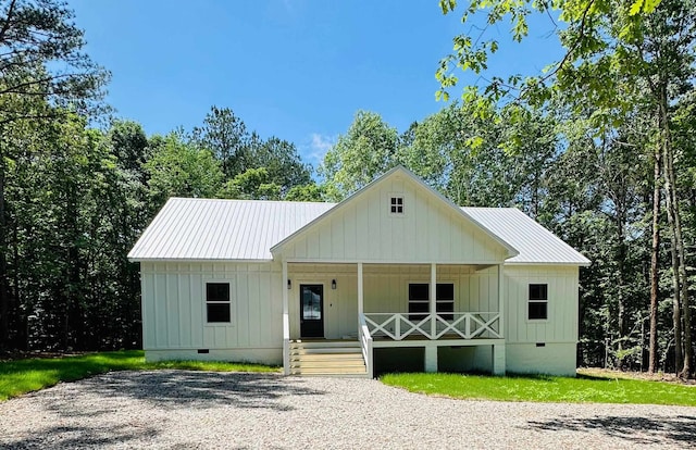 modern farmhouse with covered porch