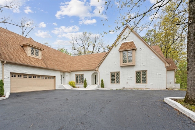 view of front facade with a garage