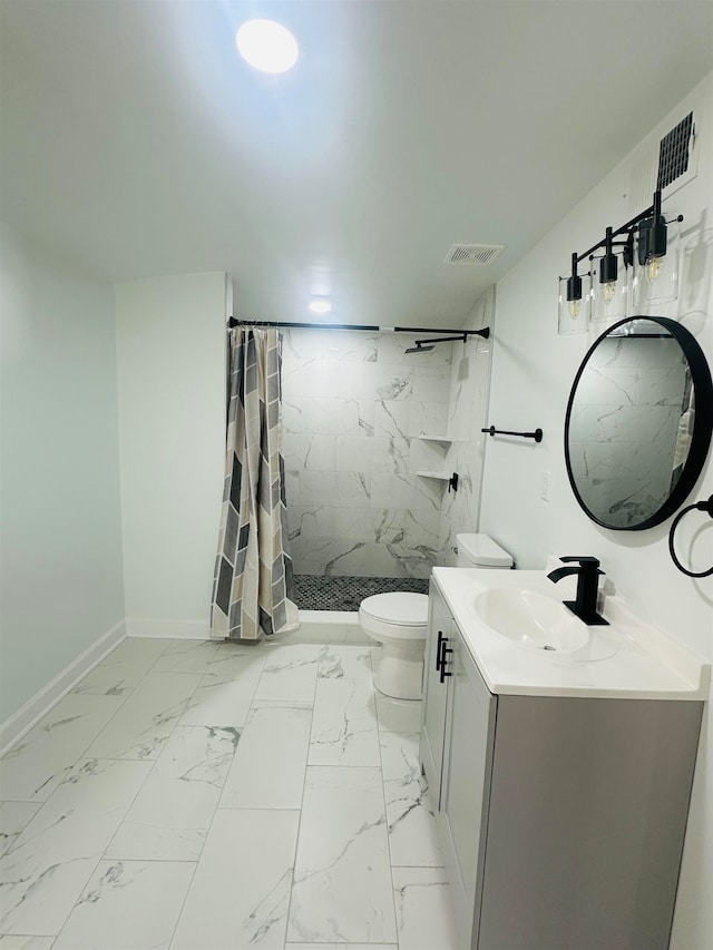 bathroom with a shower with shower curtain, vanity, and toilet