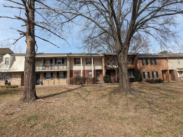 multi unit property with a balcony