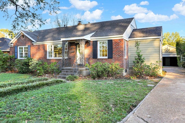 view of front of house with a front yard