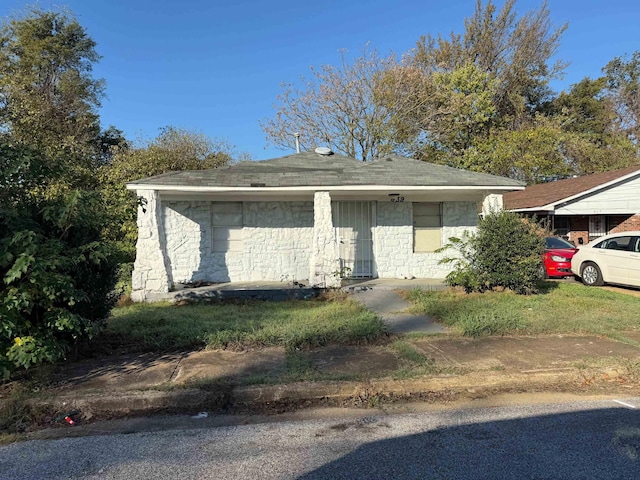 839 Laurel St, Memphis, TN 38114 - view of front of house featuring stone siding