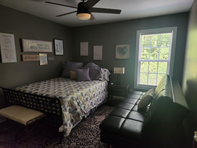 bedroom with ceiling fan