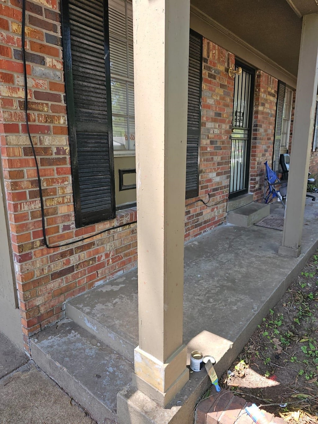 view of patio / terrace with a porch