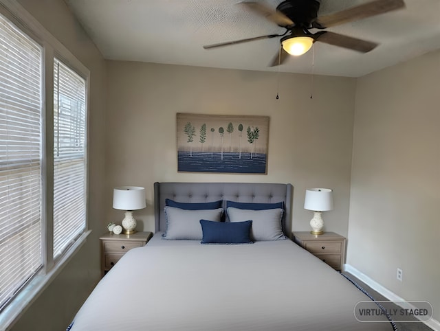 bedroom with ceiling fan