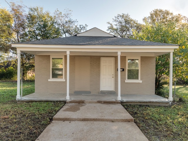 view of front facade with a porch