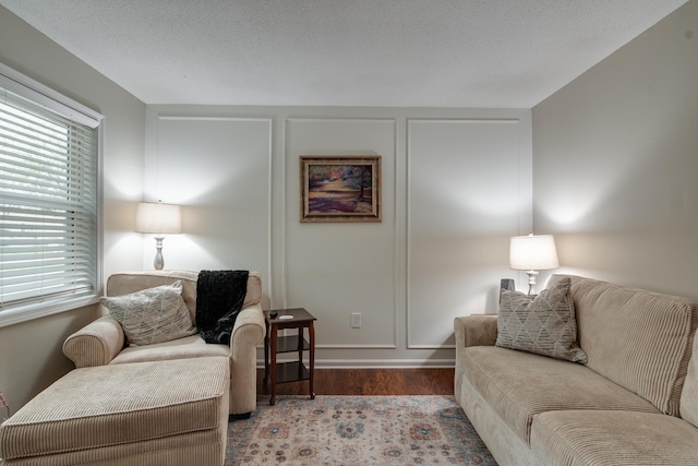 993 Greenview Rd, Collierville, TN 38017 - living area with wood finished floors and baseboards