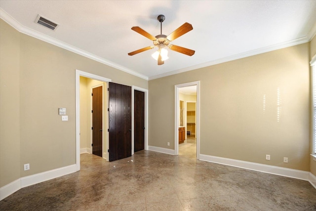 empty room with ceiling fan and crown molding