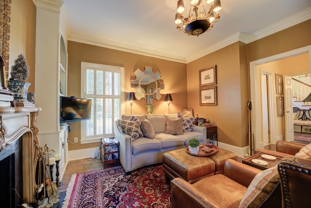 living room with a chandelier, hardwood / wood-style floors, and crown molding