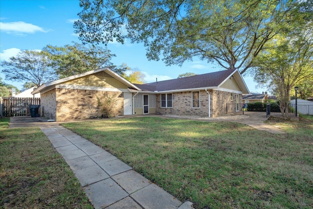 view of front of house featuring a front yard