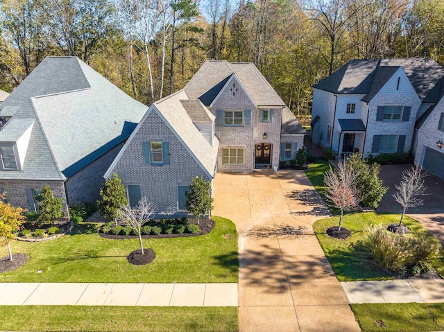 view of front of house with a front lawn