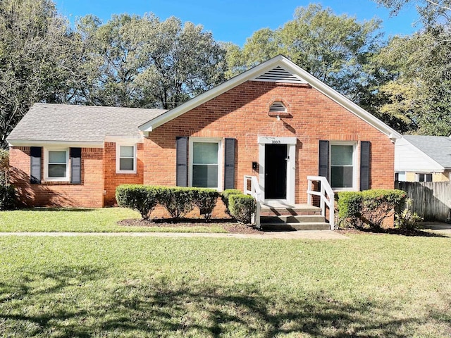 view of front of house featuring a front yard