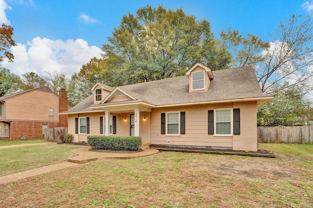 view of front of property with a front yard