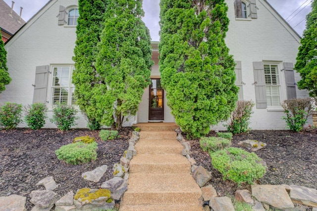 view of property entrance