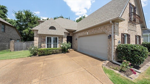 view of front facade featuring a garage