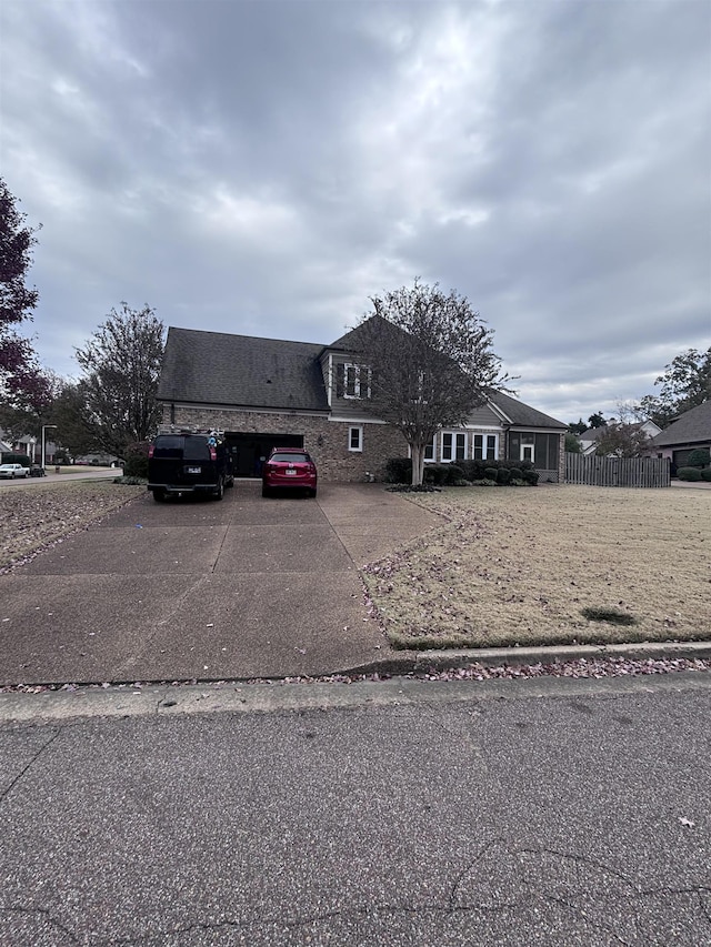 view of front of property