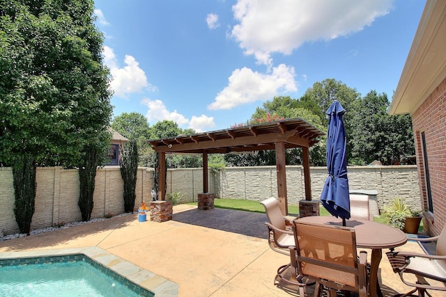 595 Kenrose St, Collierville, TN 38017 - fenced backyard with a patio area and outdoor dining area