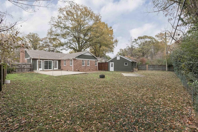 view of yard with a patio