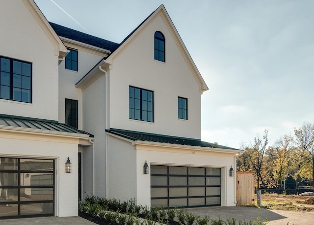 view of front facade with a garage