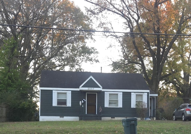 view of front of house with a front yard