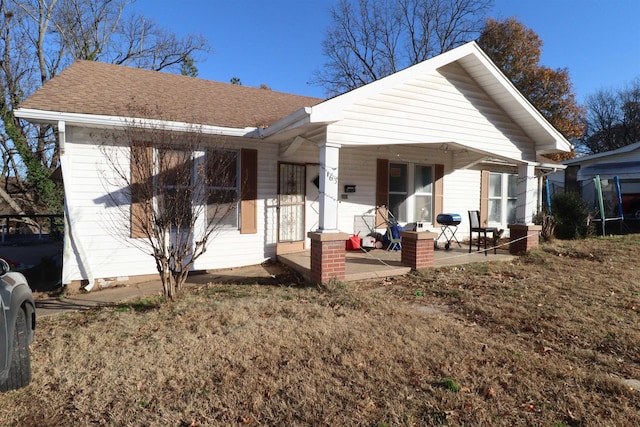 view of front of property with covered porch