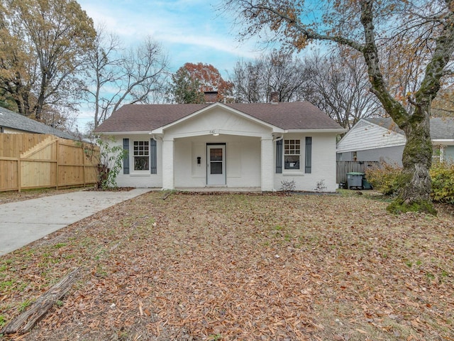 view of front of property featuring covered porch