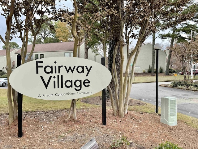 view of community / neighborhood sign