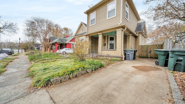 view of front of house