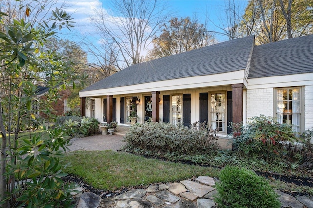 view of front of home featuring a porch