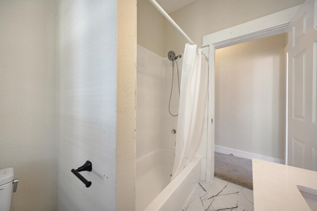 bathroom with shower / tub combo with curtain