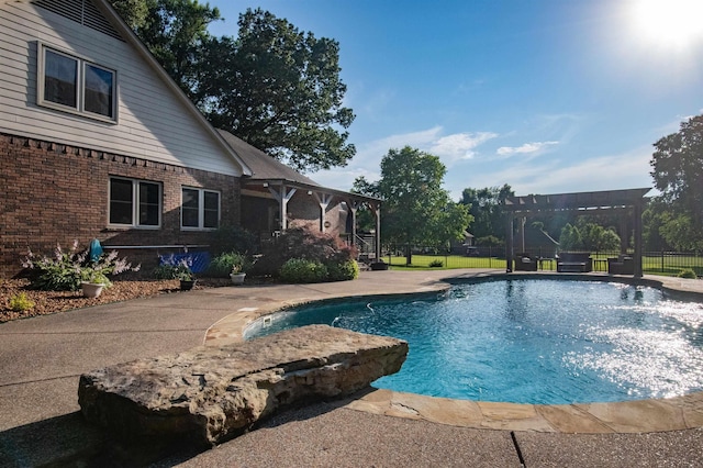 view of swimming pool