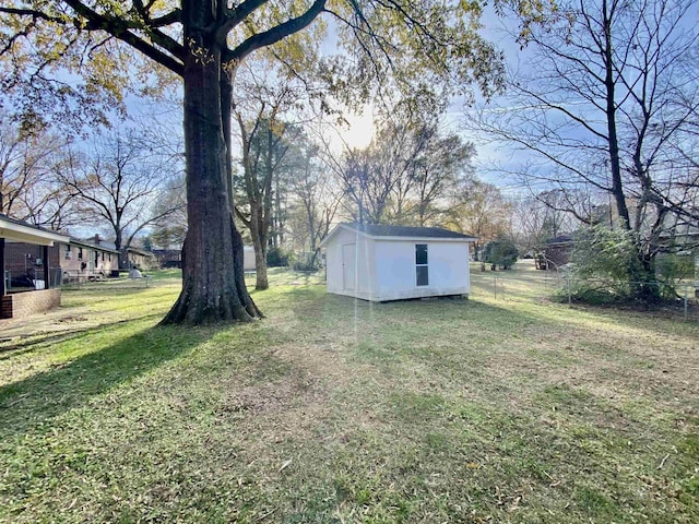 view of yard with a storage shed