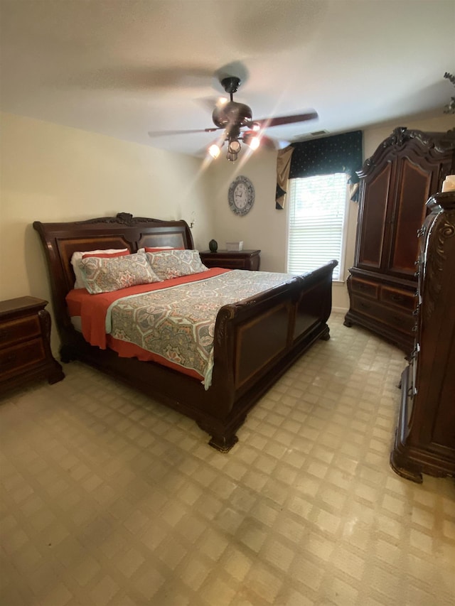 bedroom featuring ceiling fan