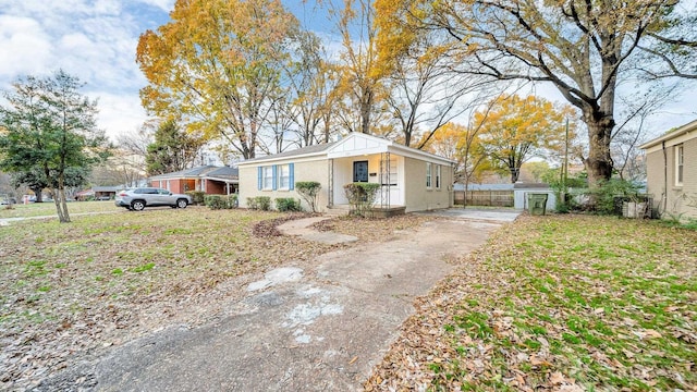 view of front of property