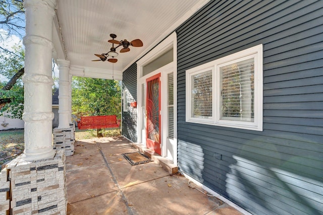 view of patio with ceiling fan