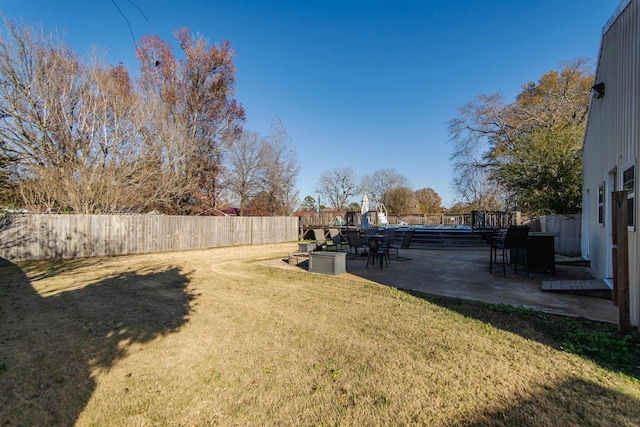 view of yard featuring a patio