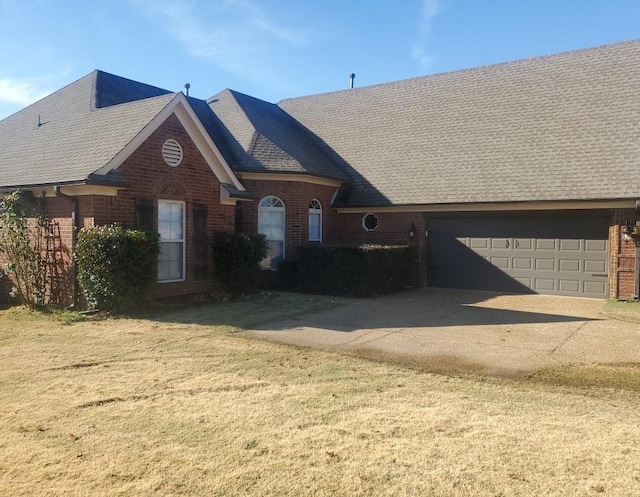 view of front facade with a garage