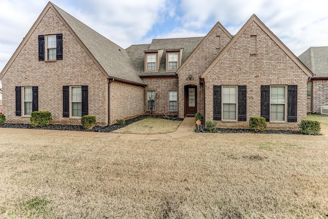 view of front of house with a front yard