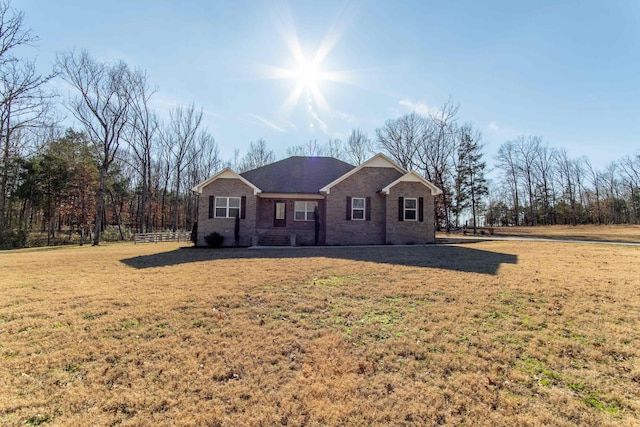 view of front of property with a front yard