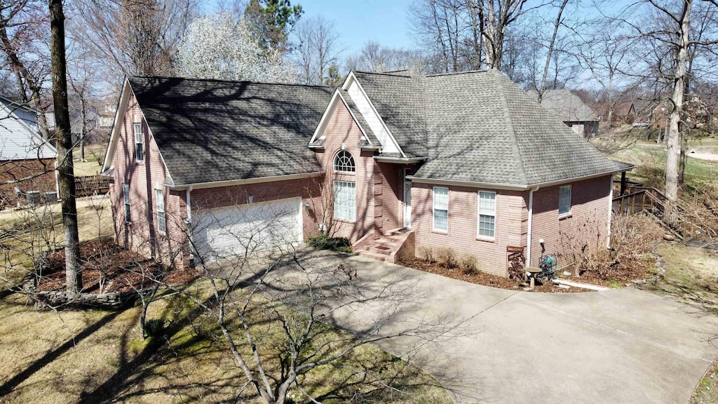 view of front facade with a garage