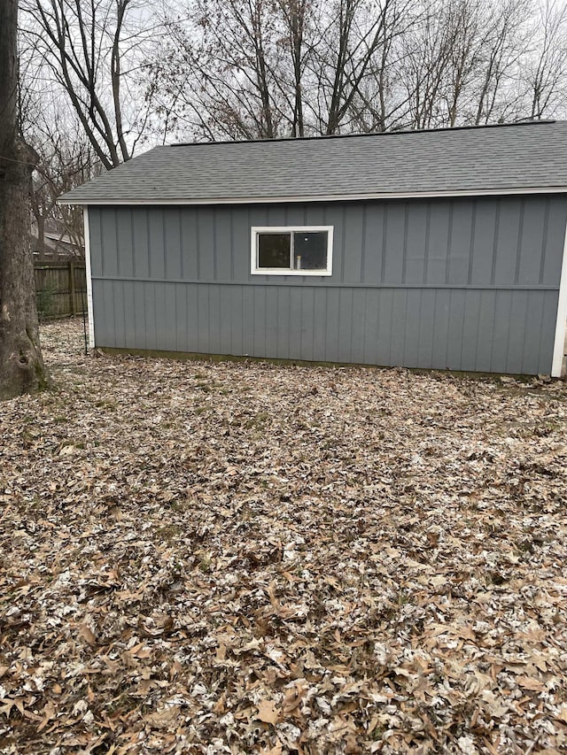 view of outbuilding