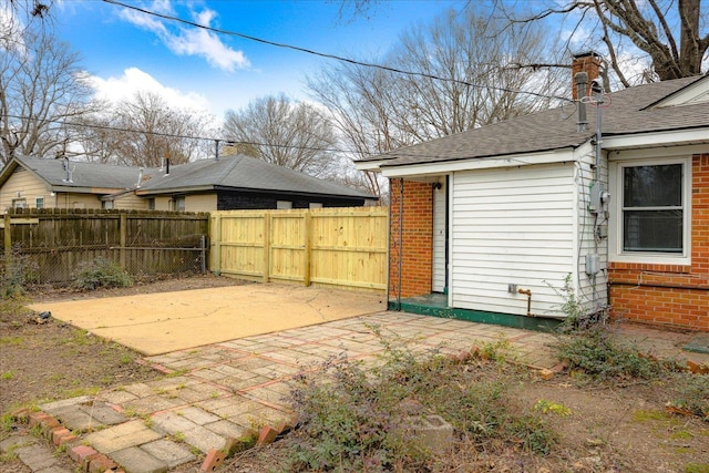 view of yard featuring a patio area