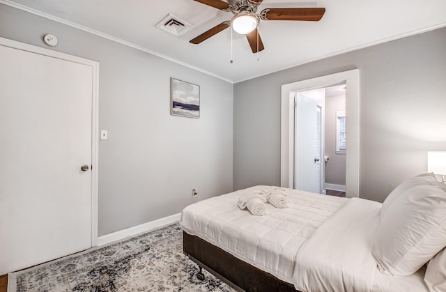 bedroom featuring ceiling fan