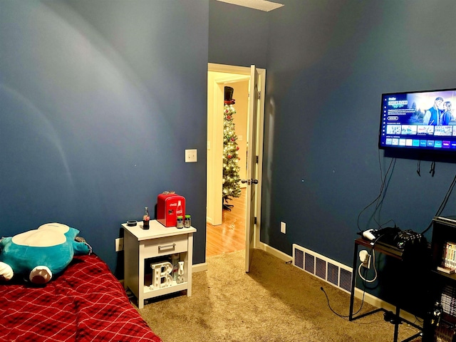 bedroom featuring carpet flooring