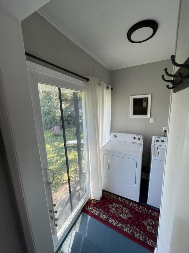 laundry area featuring plenty of natural light and washing machine and dryer