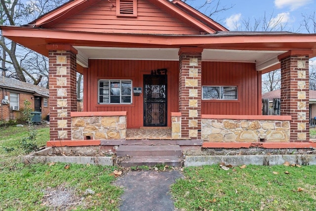 view of front facade featuring a porch