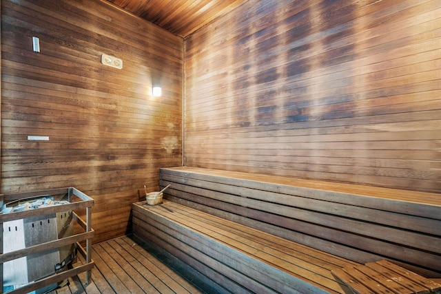 view of sauna / steam room