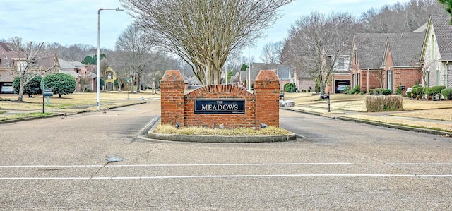 view of community / neighborhood sign