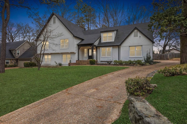 view of front of house featuring a yard